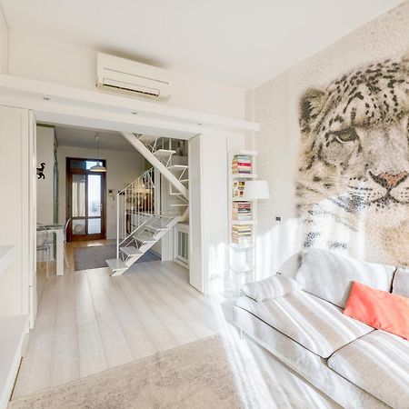Bright Loft - Free Private Parking Apartment Милано Екстериор снимка