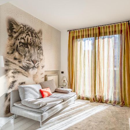 Bright Loft - Free Private Parking Apartment Милано Екстериор снимка