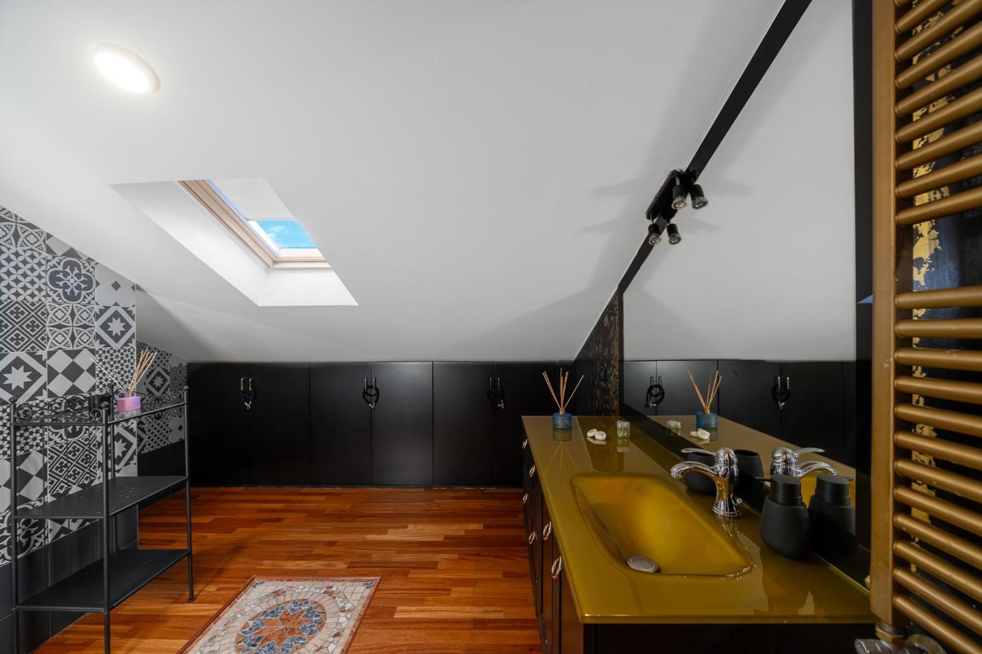 Bright Loft - Free Private Parking Apartment Милано Екстериор снимка