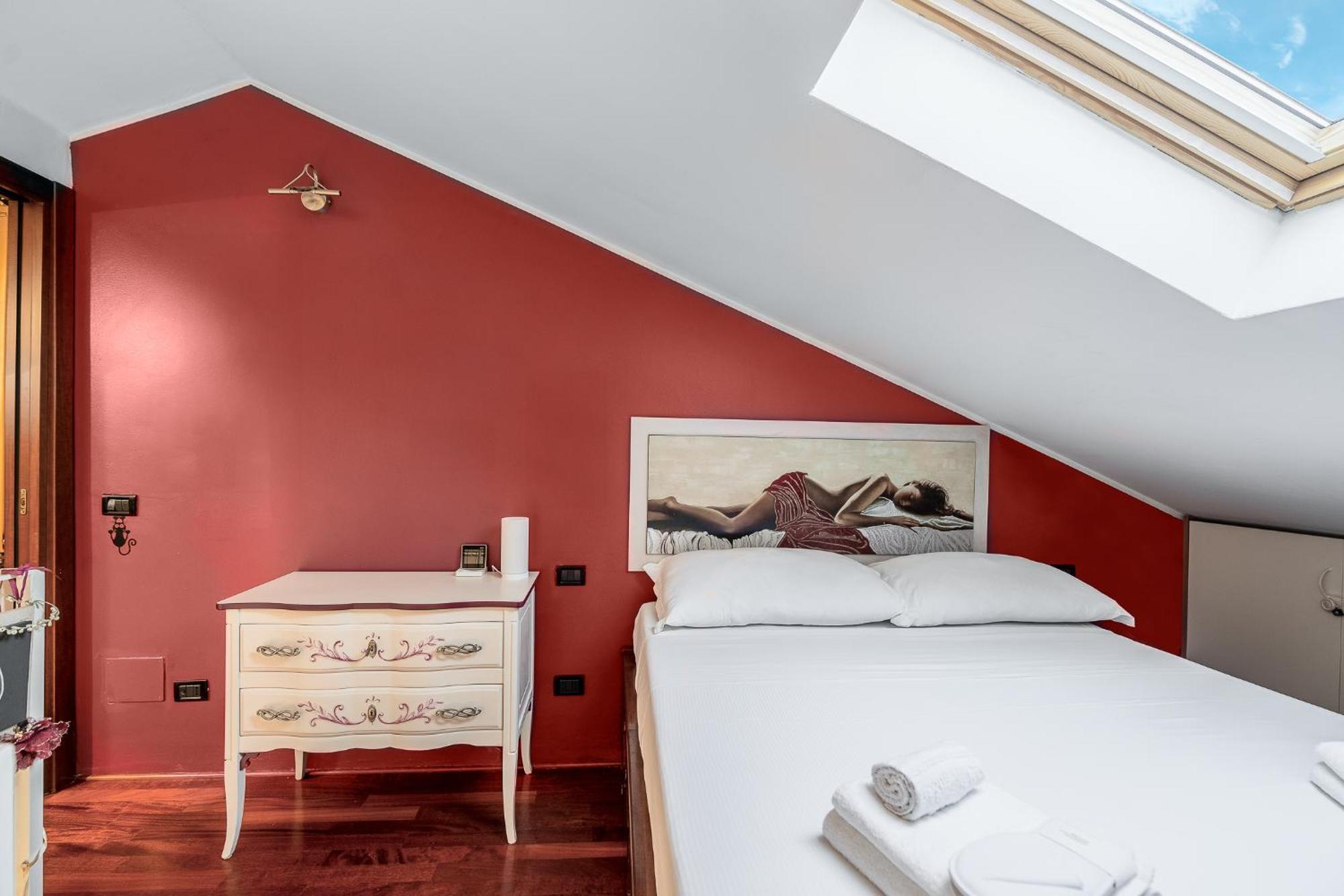 Bright Loft - Free Private Parking Apartment Милано Екстериор снимка
